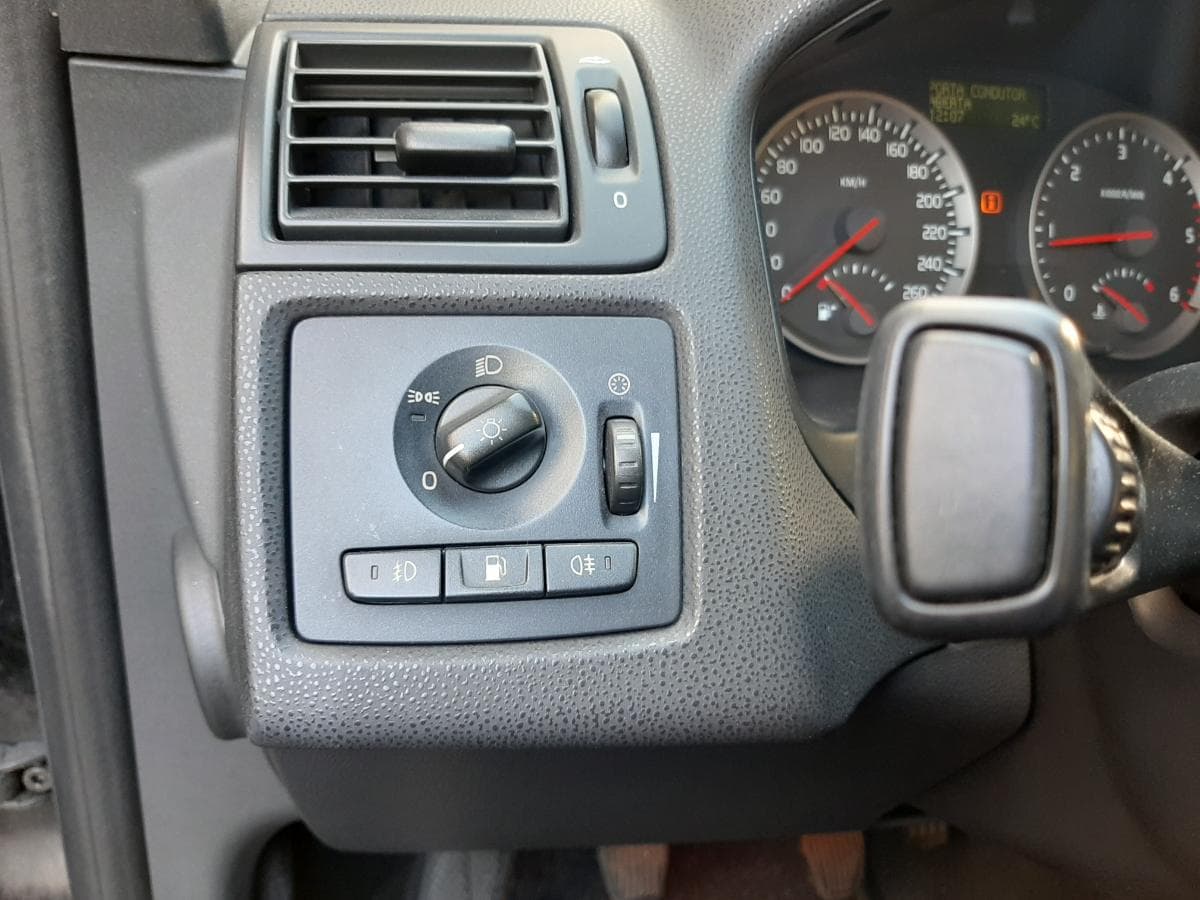 Volvo S40 1.6D · Ano 2005 — image 11