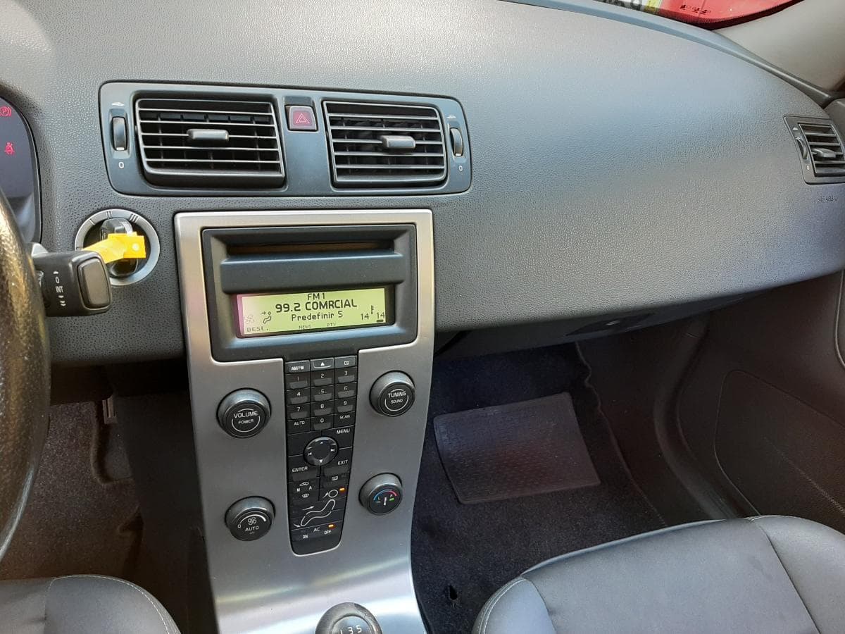 Volvo S40 1.6D · Ano 2005 — image 12