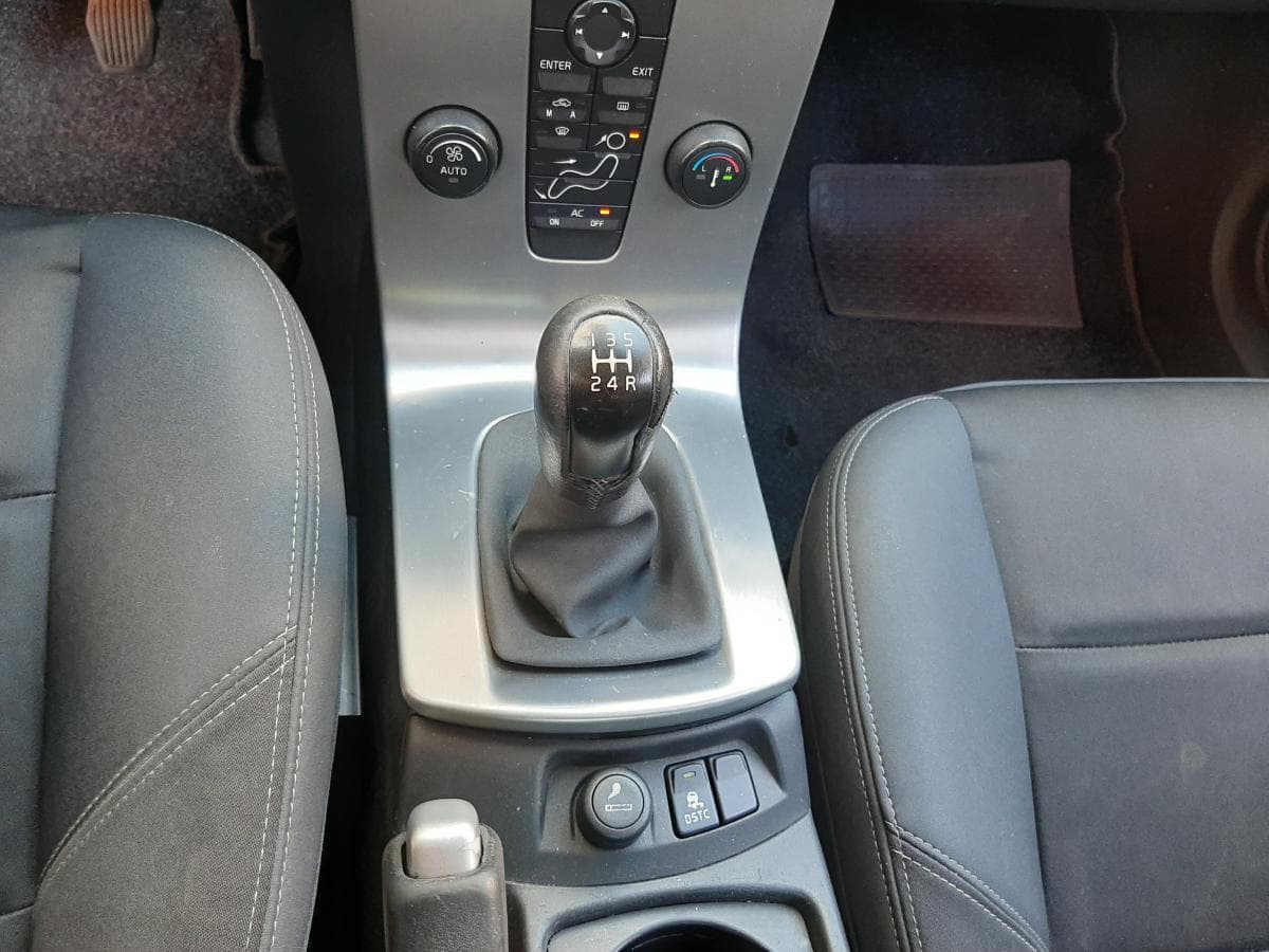 Volvo S40 1.6D · Ano 2005 — image 14