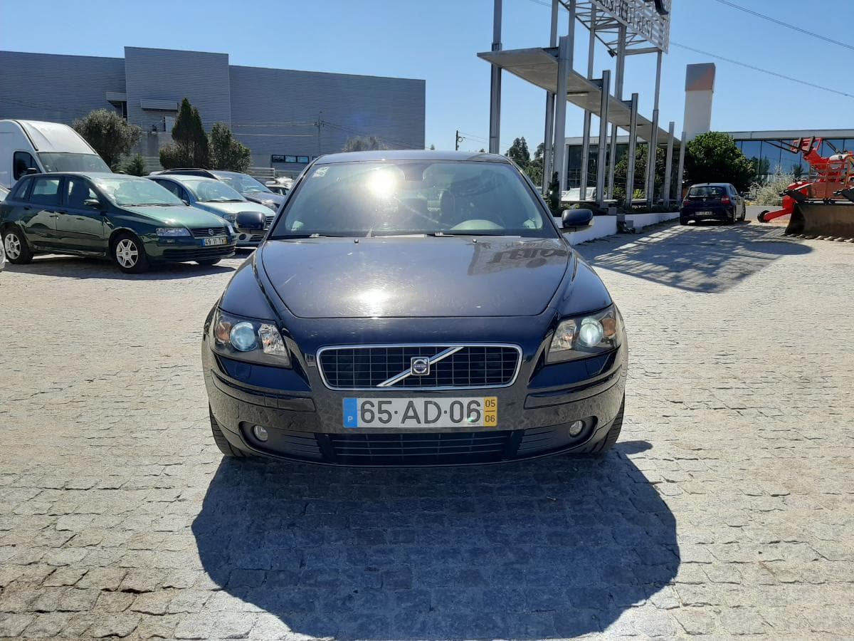 Volvo S40 1.6D · Ano 2005 — image 2