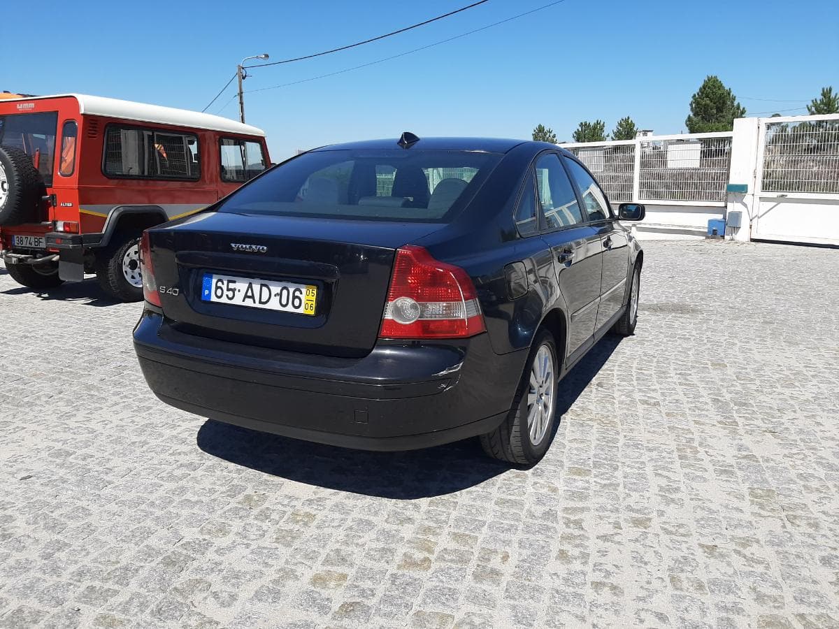 Volvo S40 1.6D · Ano 2005 — image 4