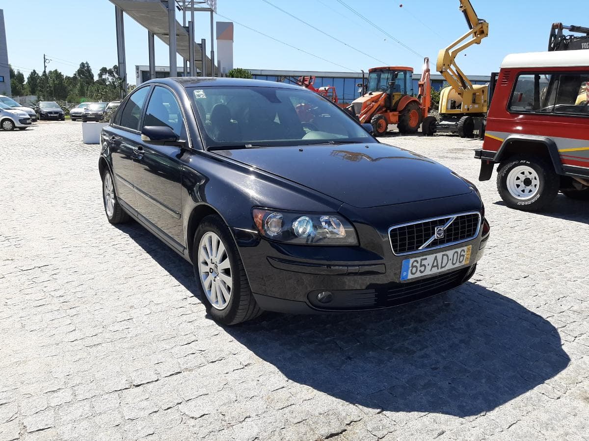 Volvo S40 1.6D · Ano 2005 — image 1