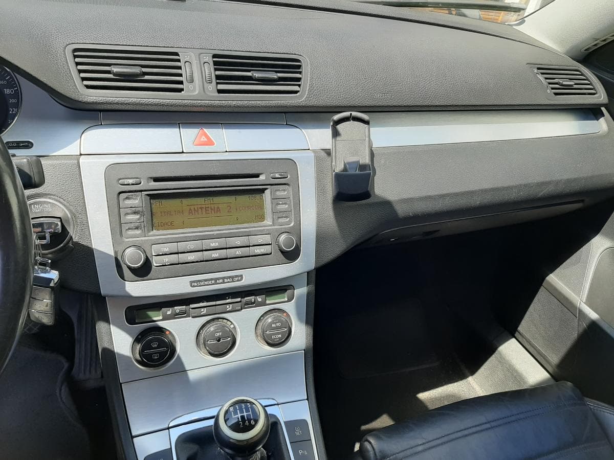 Volkswagen Passat 2.0 TDI · Ano 2005 — imagem 14