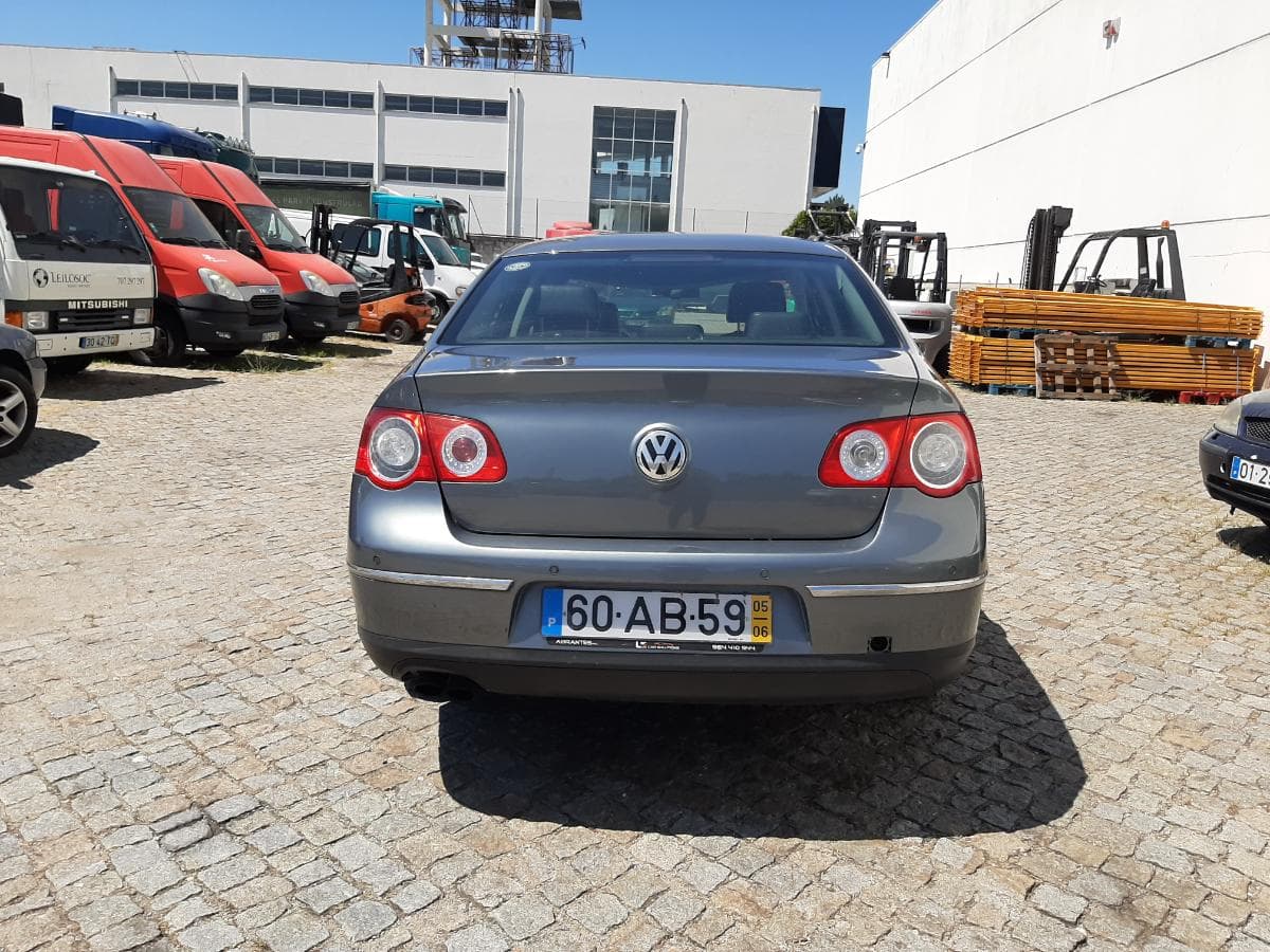 Volkswagen Passat 2.0 TDI · Ano 2005 — imagem 5