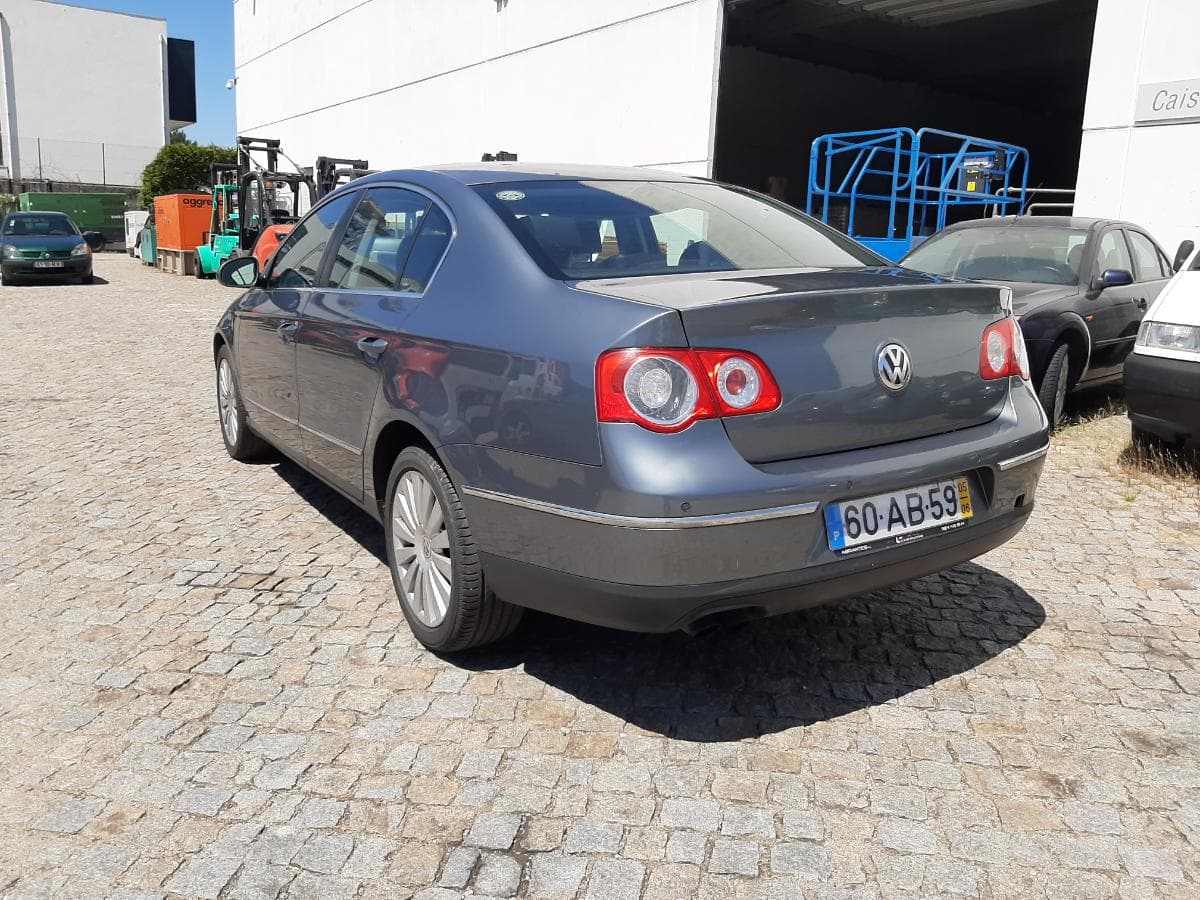 Volkswagen Passat 2.0 TDI · Ano 2005 — imagem 4