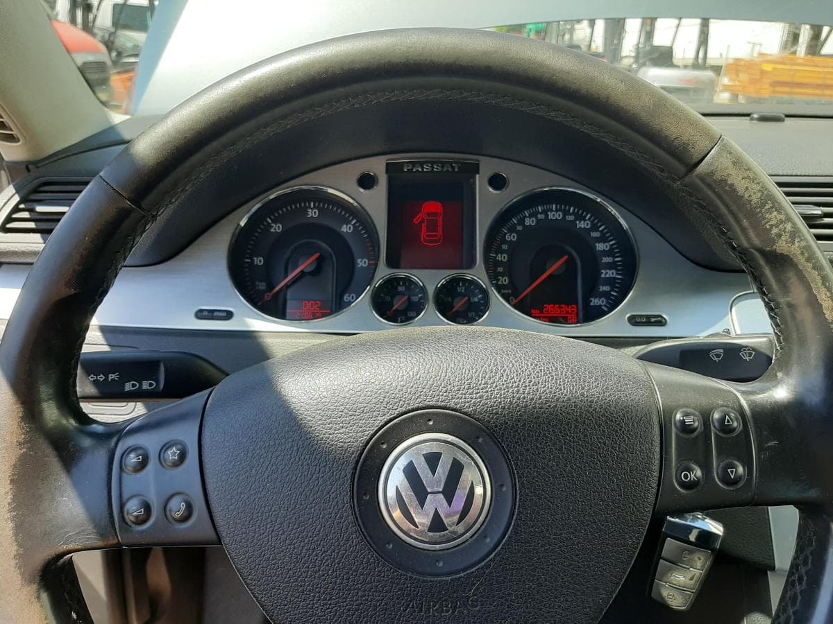 Volkswagen Passat 2.0 TDI · Ano 2005 — imagem 24