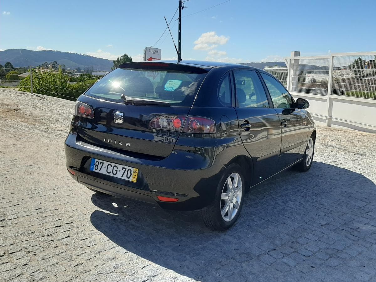 Seat Ibiza 1.2 12V · Ano 2006 — image 4