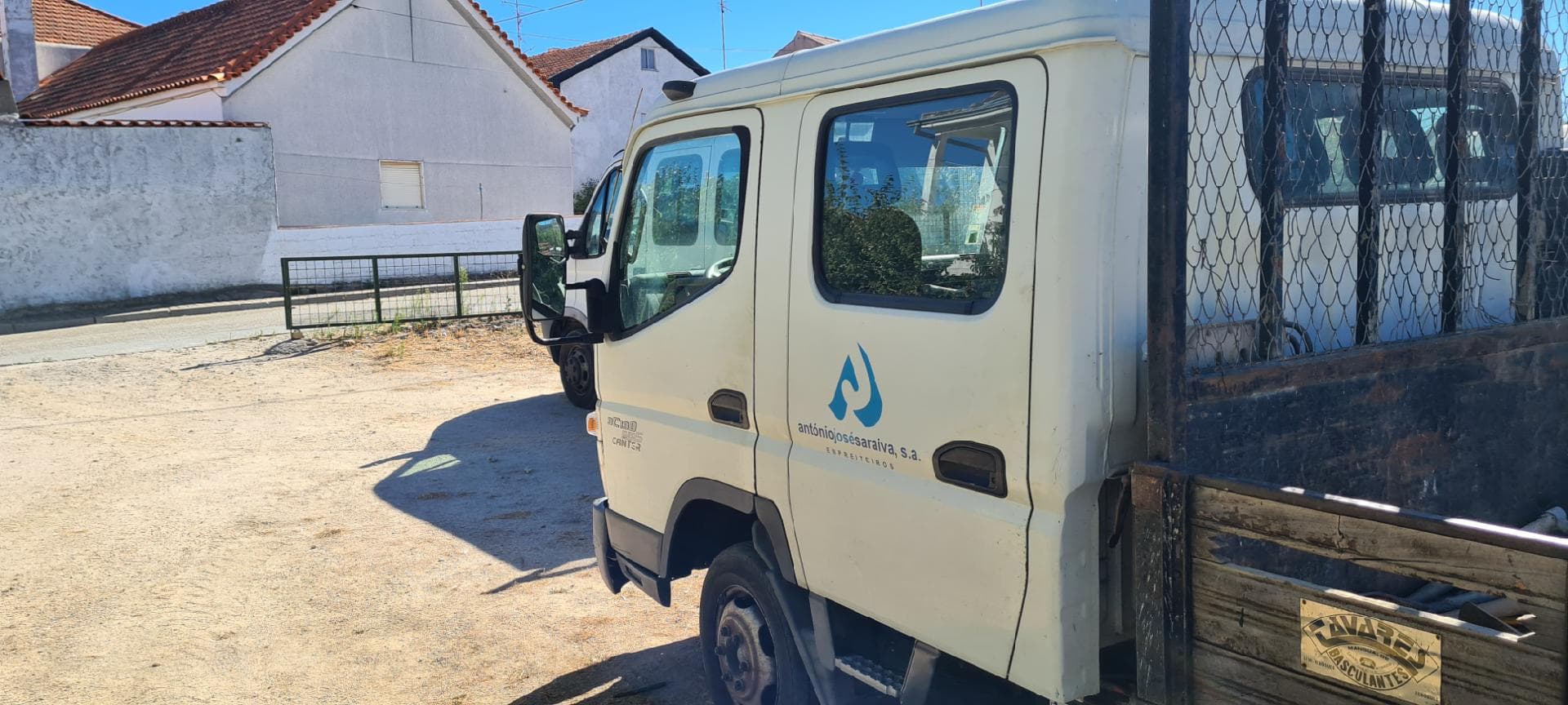 Mitsubishi Canter — image 3