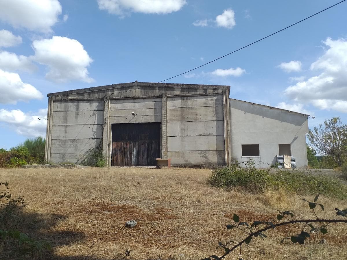 Terreno com benfeitoria · Vila Real — imagem 2
