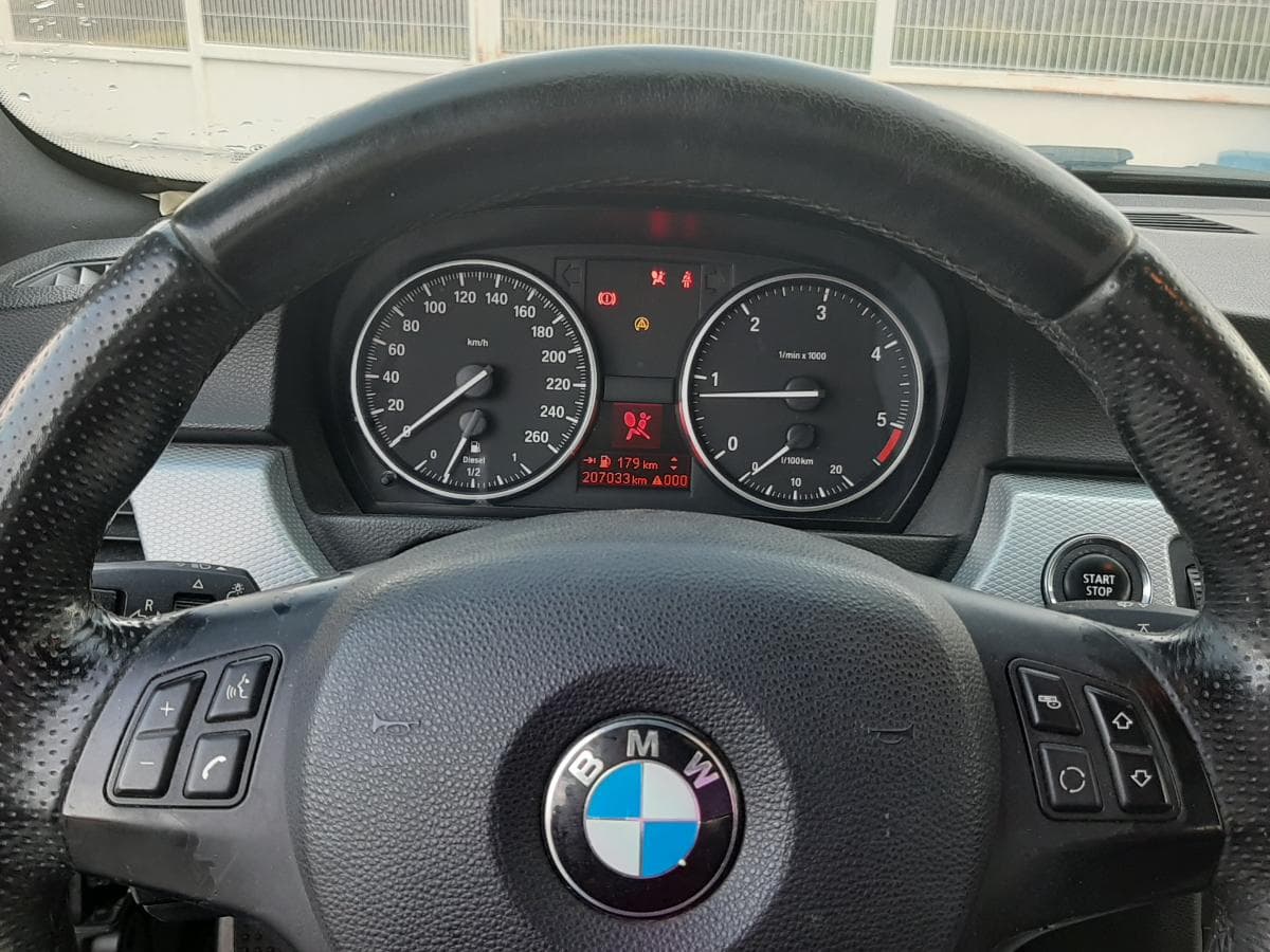 BMW 320D Coupé · Ano 2009 — imagem 13