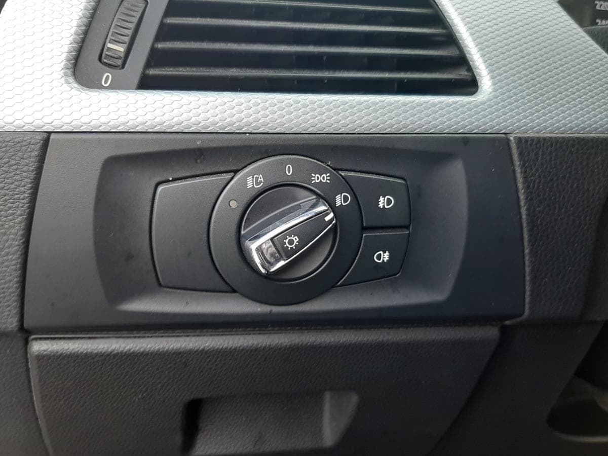 BMW 320D Coupé · Ano 2009 — imagem 14
