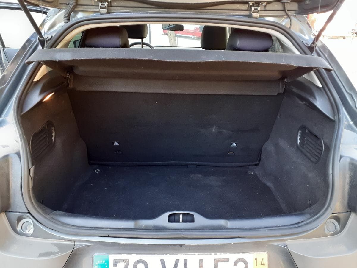 Citroën C4 Cactus 1.6 HDI · Ano 2014 — imagen 11