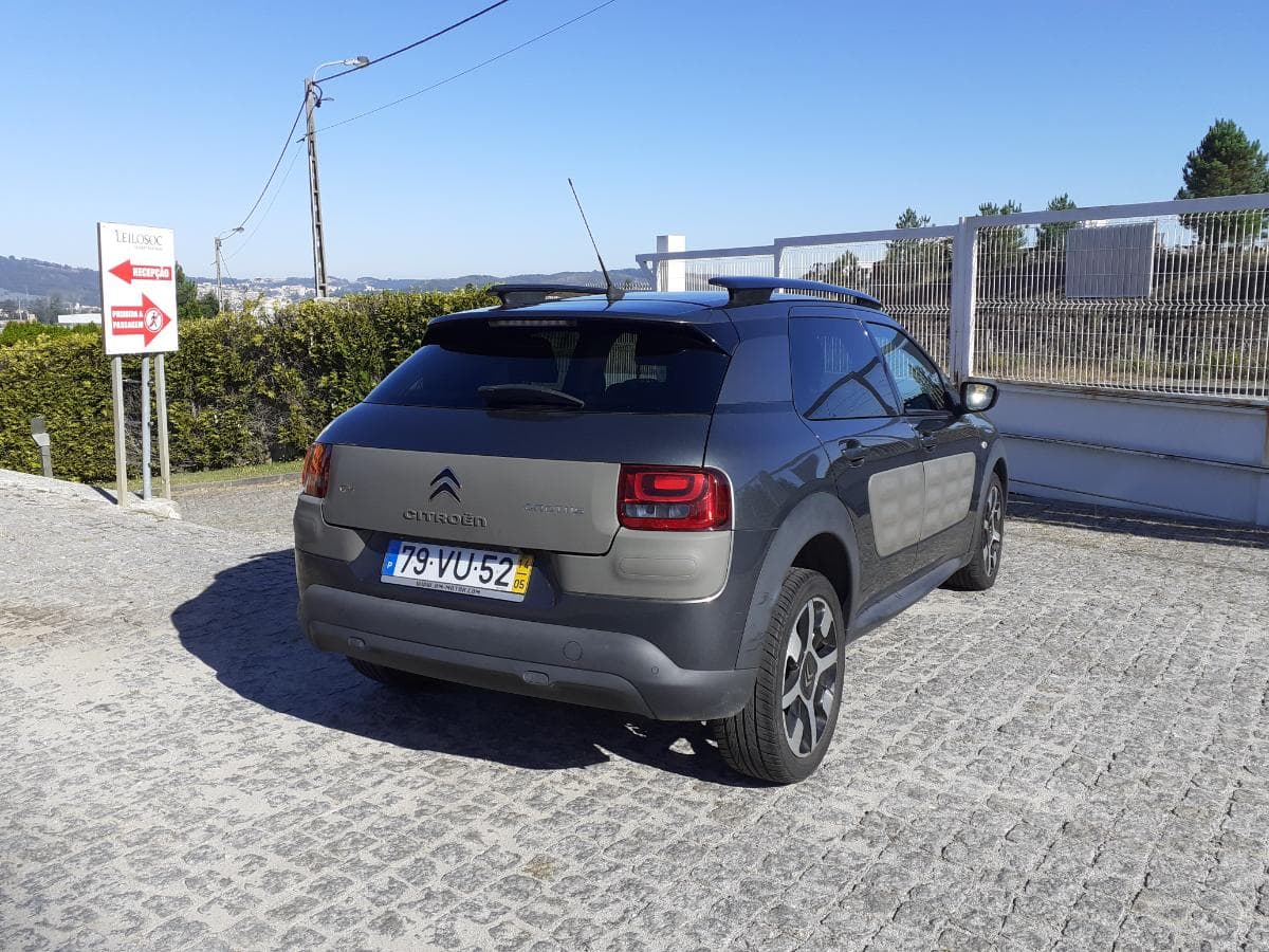 Citroën C4 Cactus 1.6 HDI · Ano 2014 — imagen 4