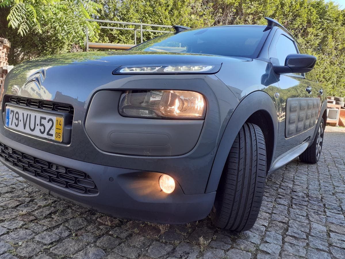 Citroën C4 Cactus 1.6 HDI · Ano 2014 — imagen 7