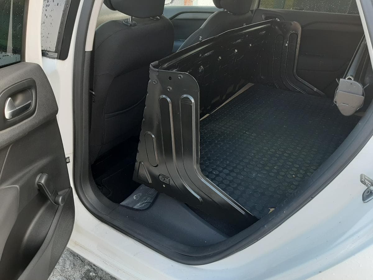 Citroën C4 1.6 HDI · Ano 2011 — imagem 15