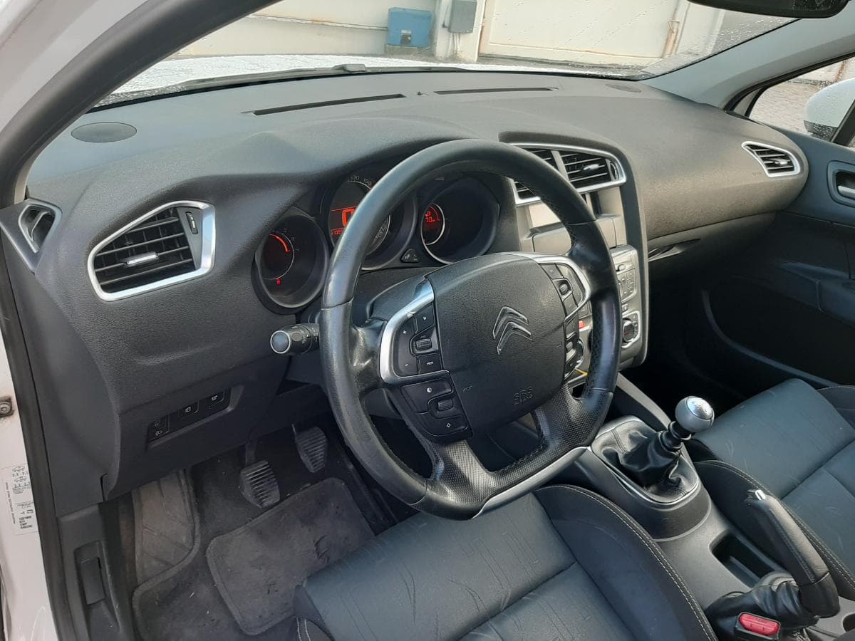 Citroën C4 1.6 HDI · Ano 2011 — imagem 11