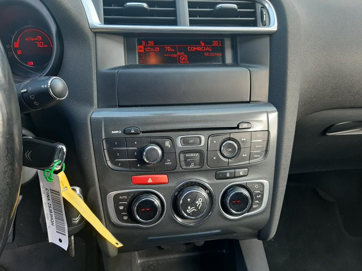 Citroën C4 1.6 HDI · Ano 2011 — imagem 12