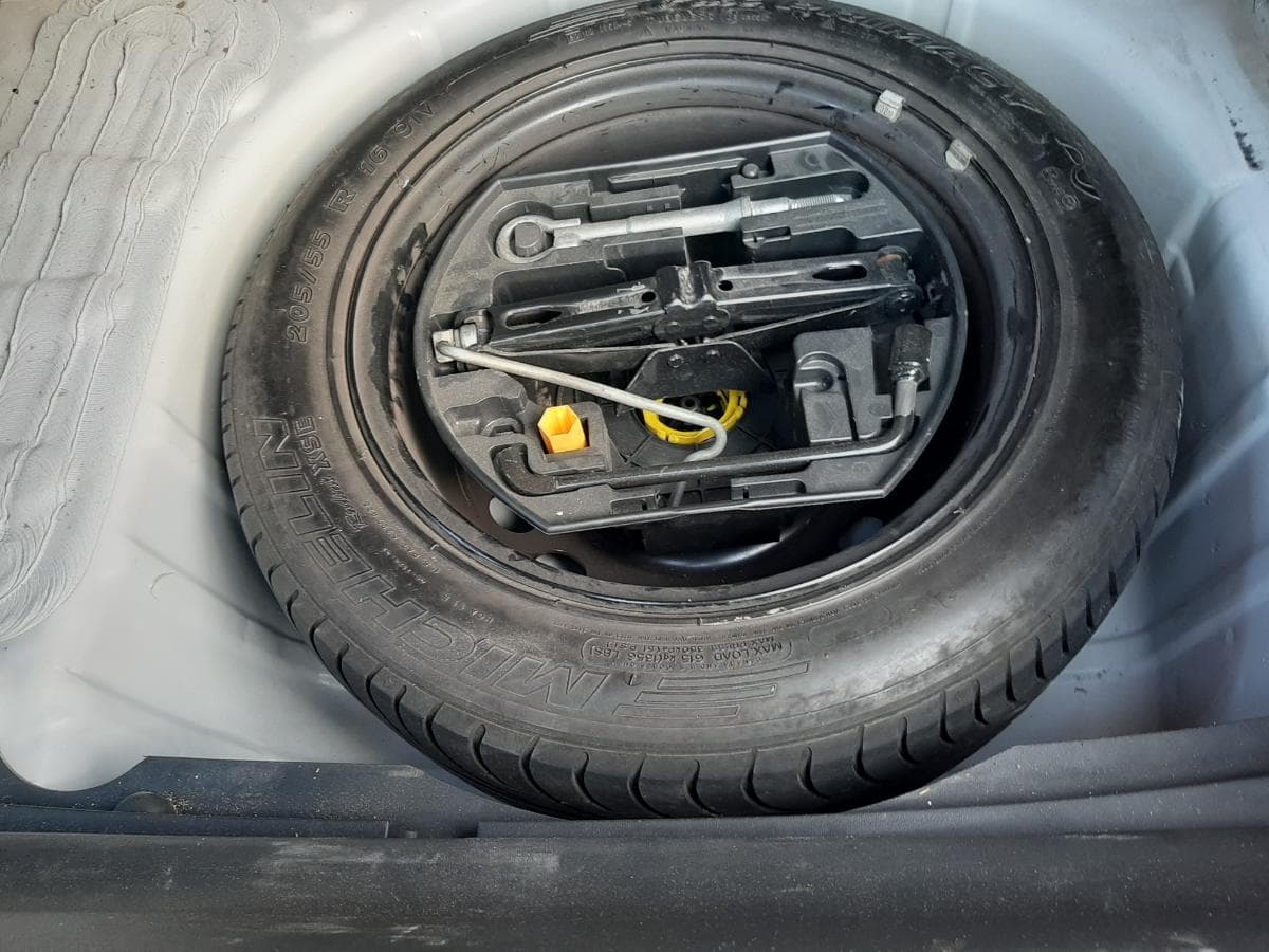 Citroën C4 1.6 HDI · Ano 2011 — imagem 9