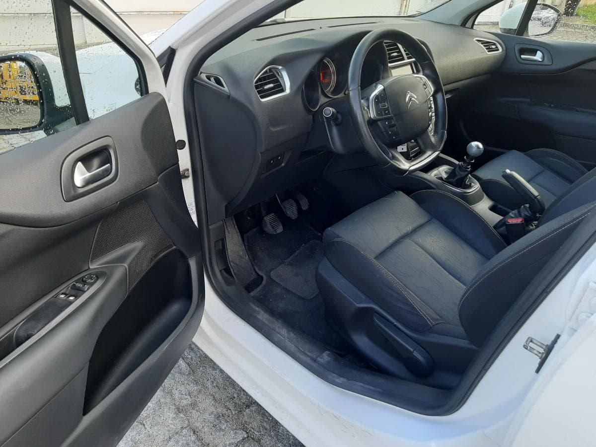 Citroën C4 1.6 HDI · Ano 2011 — imagem 10