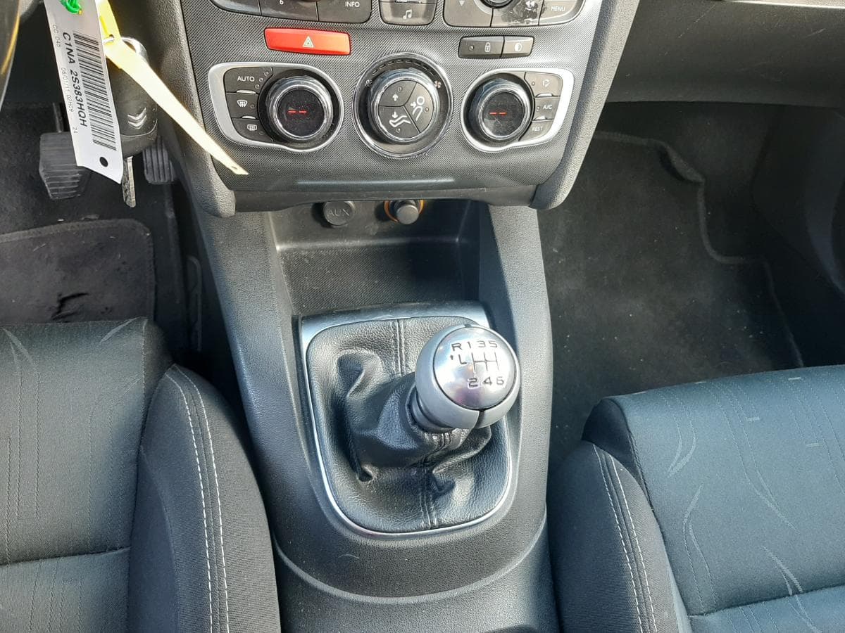 Citroën C4 1.6 HDI · Ano 2011 — imagem 13