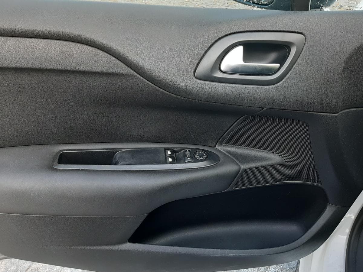 Citroën C4 1.6 HDI · Ano 2011 — imagem 16
