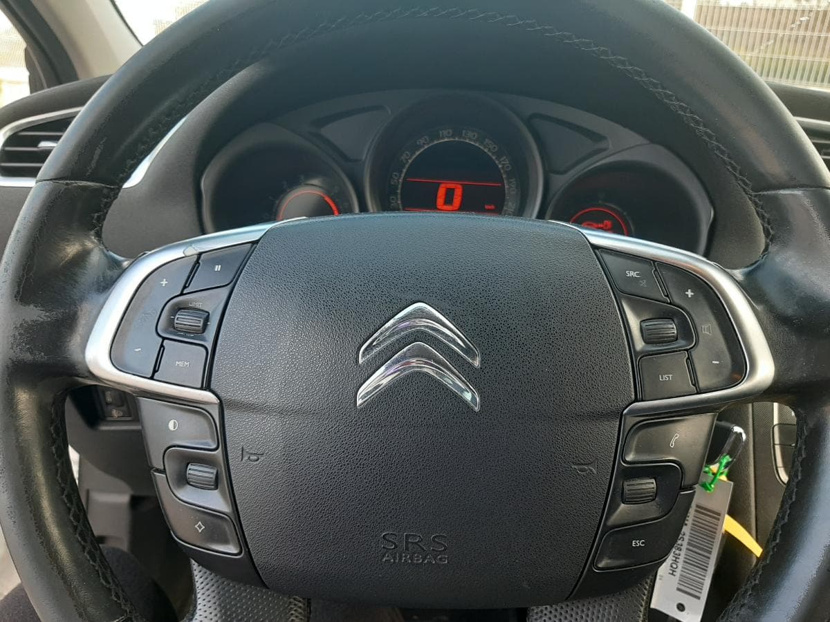 Citroën C4 1.6 HDI · Ano 2011 — imagem 18