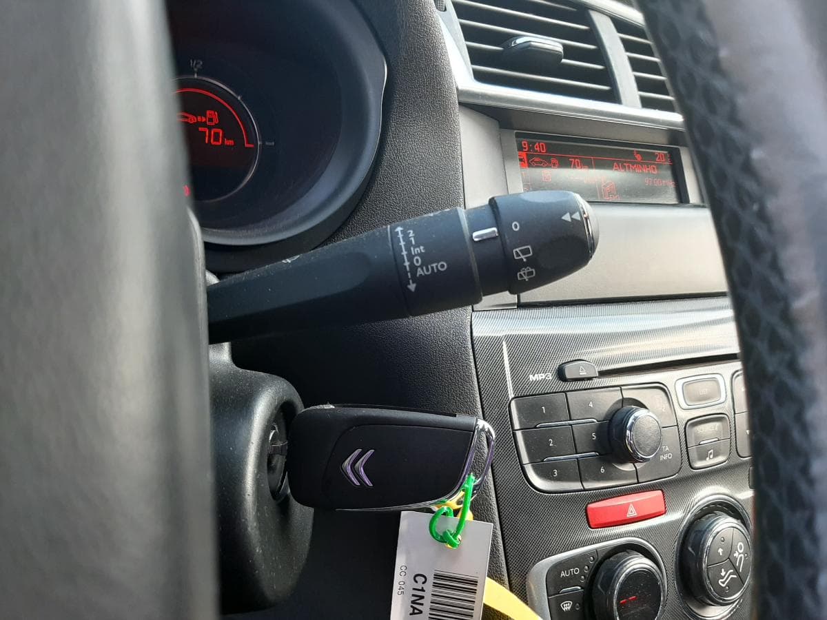 Citroën C4 1.6 HDI · Ano 2011 — imagem 21