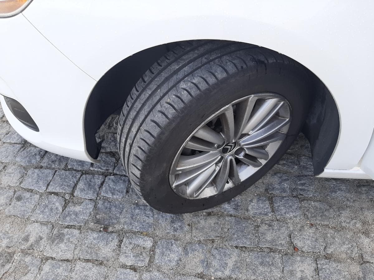 Citroën C4 1.6 HDI · Ano 2011 — imagem 25