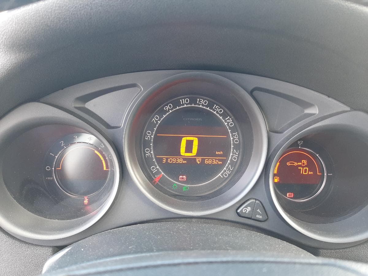 Citroën C4 1.6 HDI · Ano 2011 — imagem 19