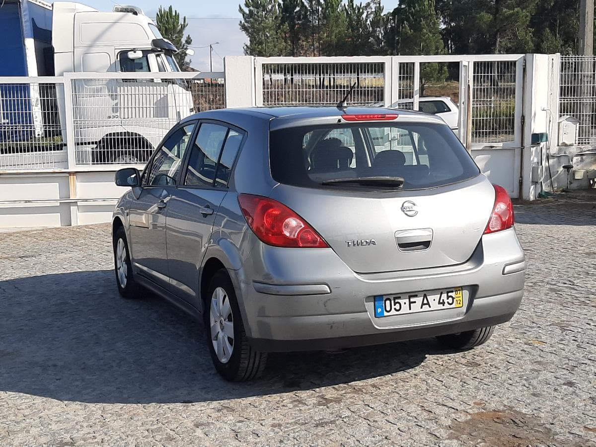 Nissan Tiida 1.5 DCI · Ano 2007 — imagem 4