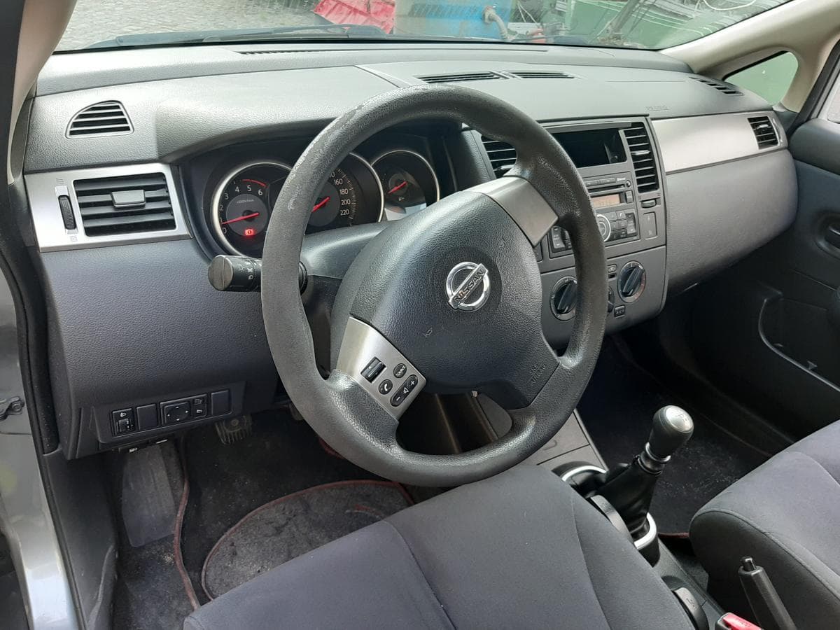 Nissan Tiida 1.5 DCI · Ano 2007 — imagem 14