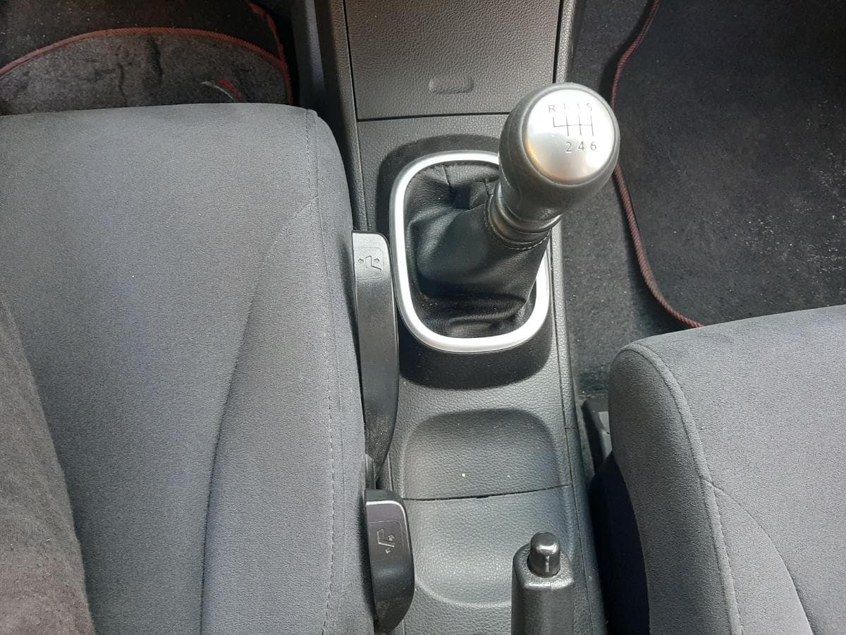 Nissan Tiida 1.5 DCI · Ano 2007 — imagem 15