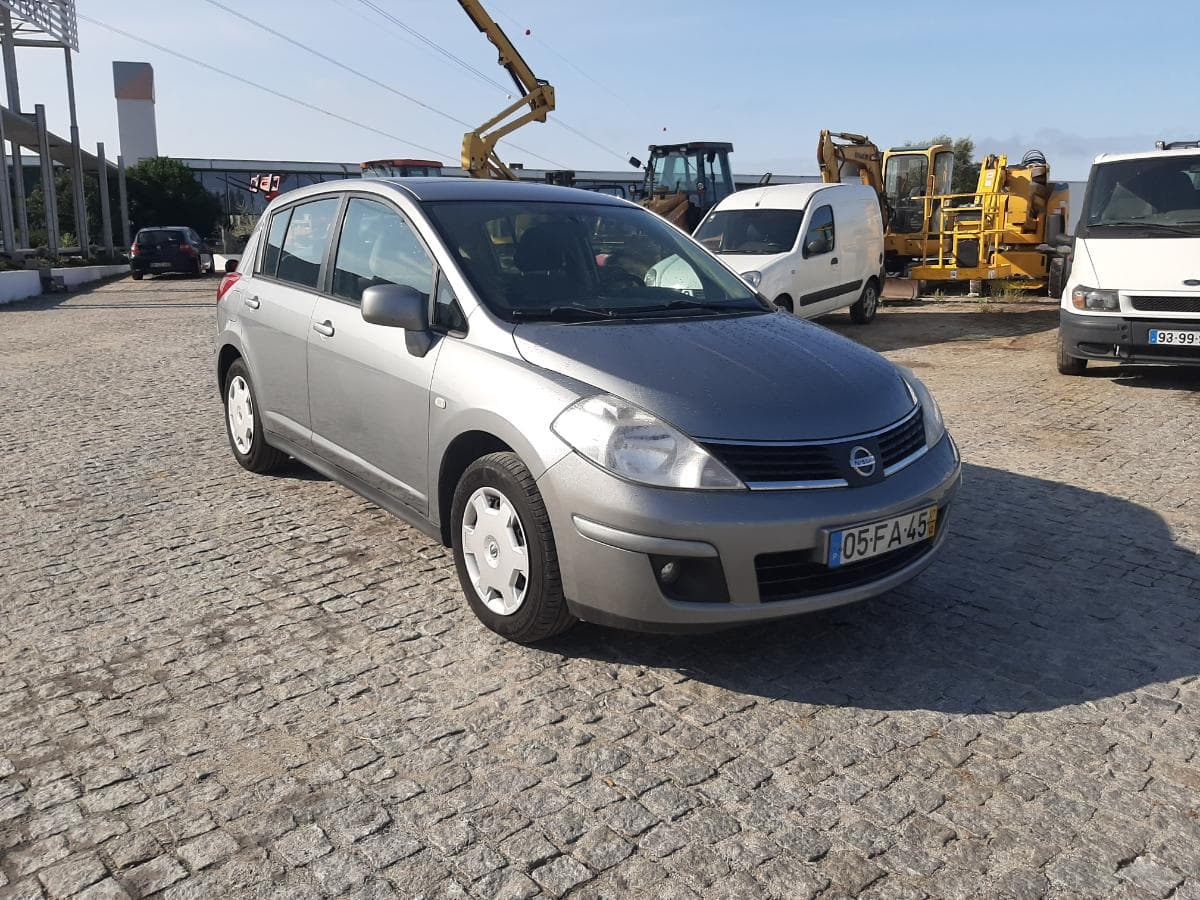 Nissan Tiida 1.5 DCI · Ano 2007 — imagem 1