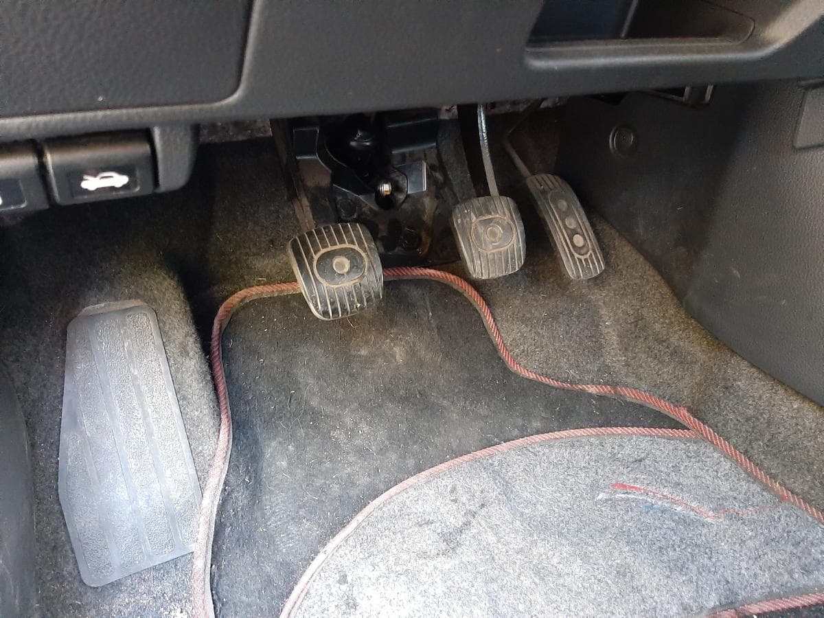 Nissan Tiida 1.5 DCI · Ano 2007 — imagem 16