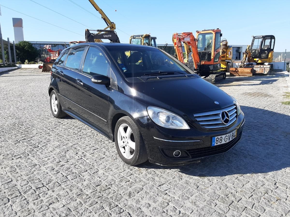 Mercedes-Benz B200 CDI · Ano 2005 — imagem 1