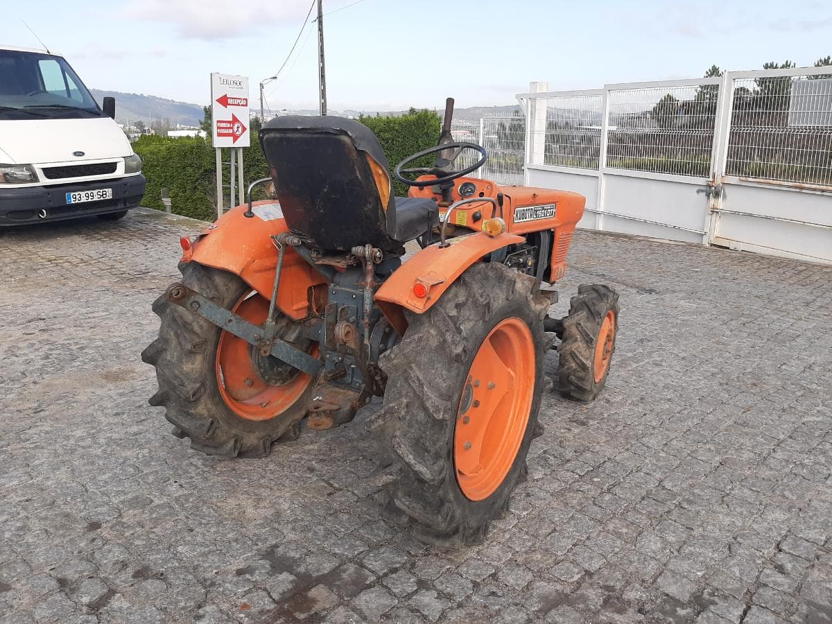 Trator Agrícola Kubota — image 4