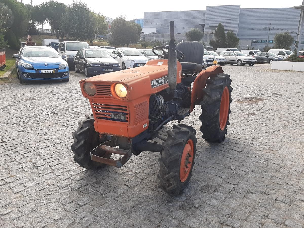 Trator Agrícola Kubota — image 3