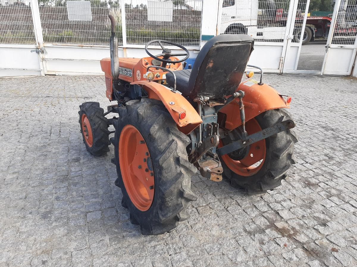 Trator Agrícola Kubota — image 6