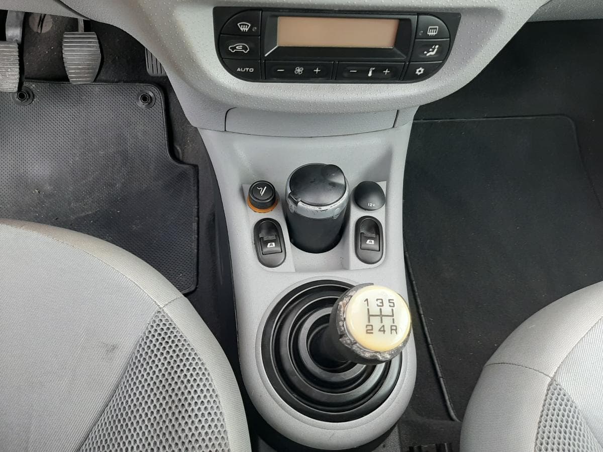 Citroën C3 Pluriel · Ano 2004 — imagem 18