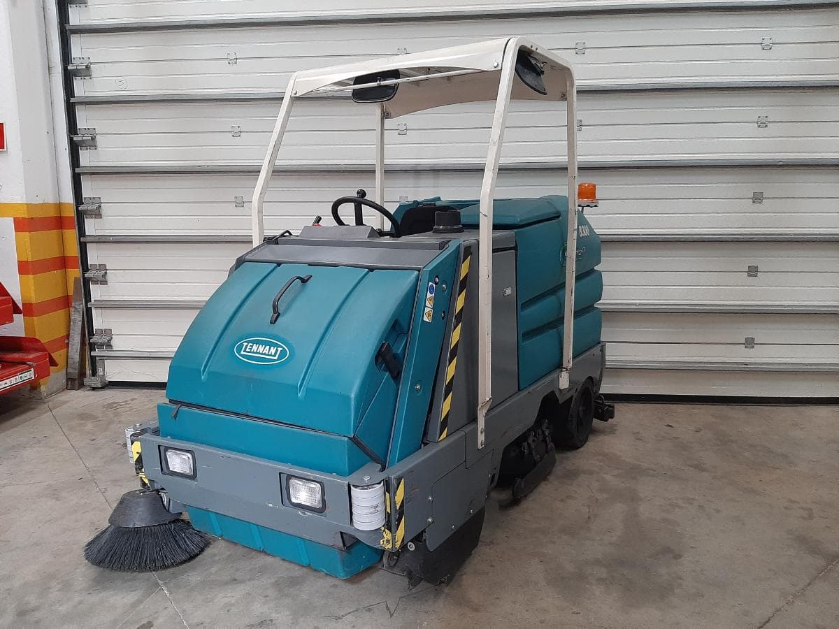 Varredora e Lavadora Tennant 8300 — imagem 3