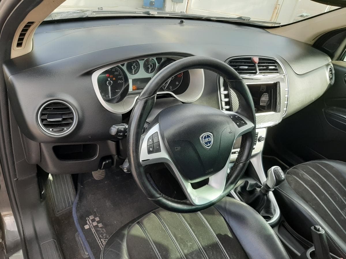Redução Valor · Lancia Delta III 1.6D Multijet · Ano 2012 — imagem 19