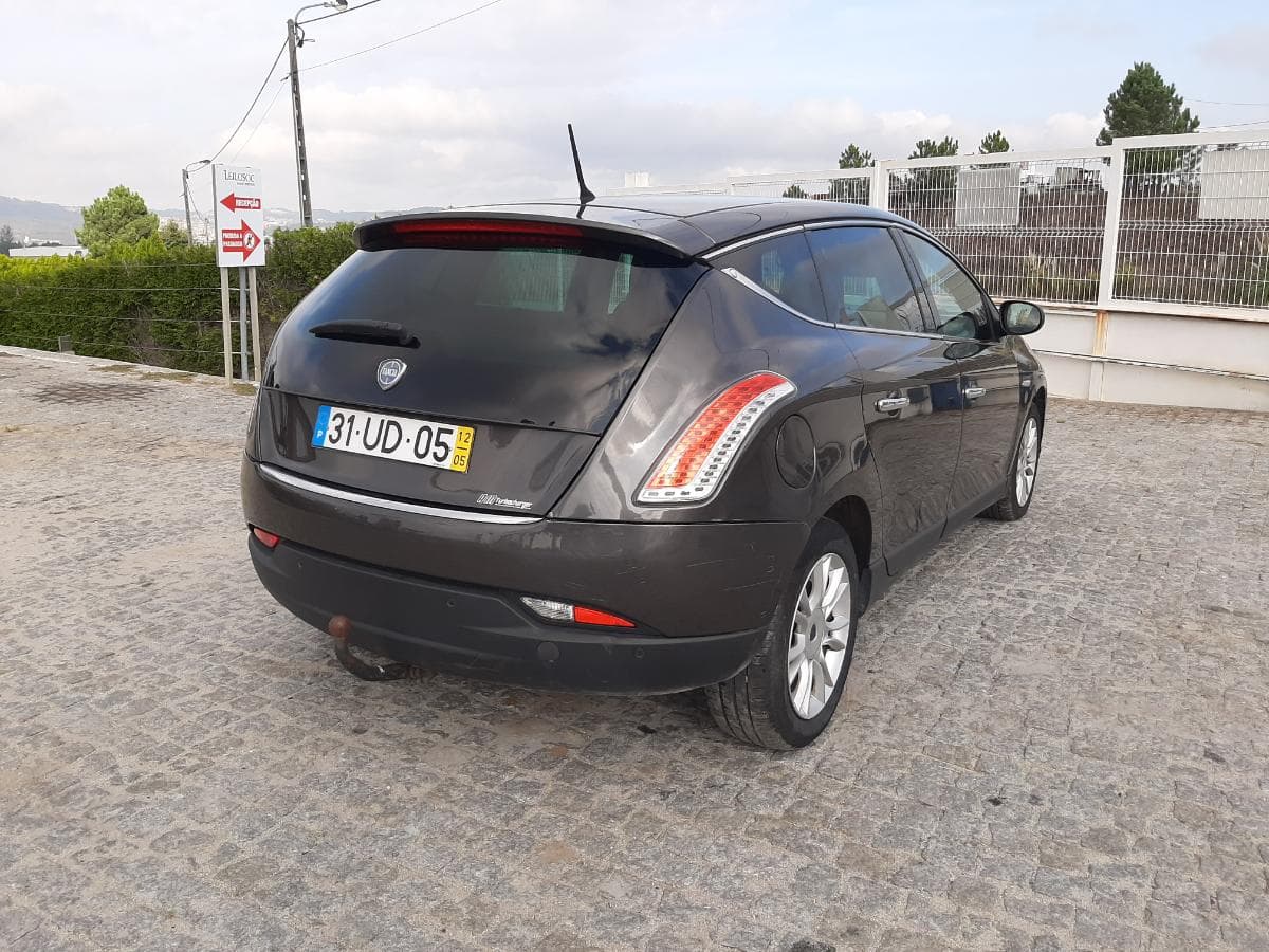 Redução Valor · Lancia Delta III 1.6D Multijet · Ano 2012 — imagem 4