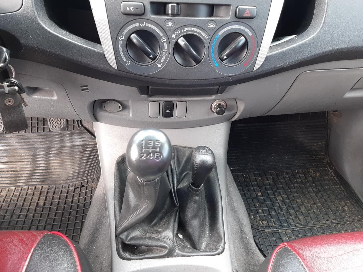 Toyota Hylux 3.0 D-4D — imagem 18