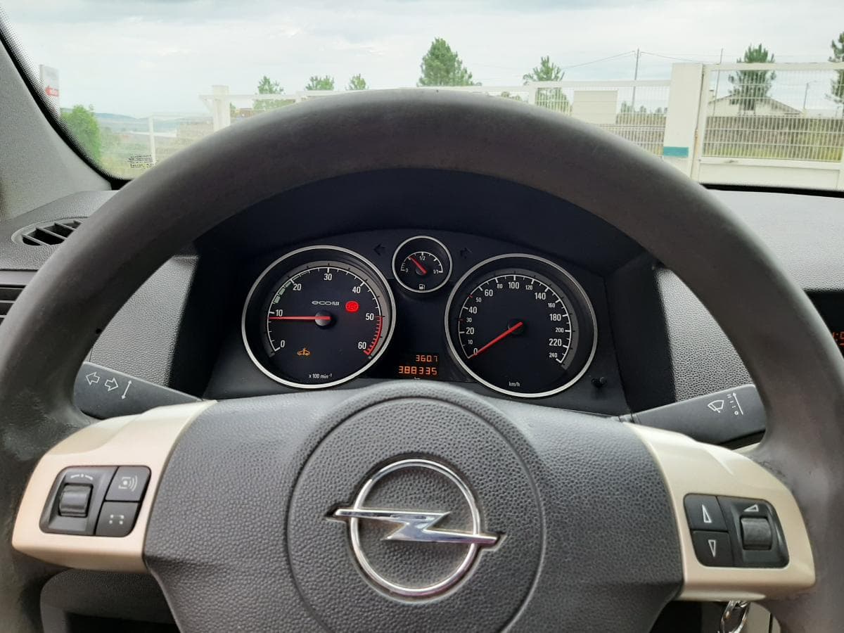 Opel Astra 1.3 CDTI · Ano 2009 — imagen 13