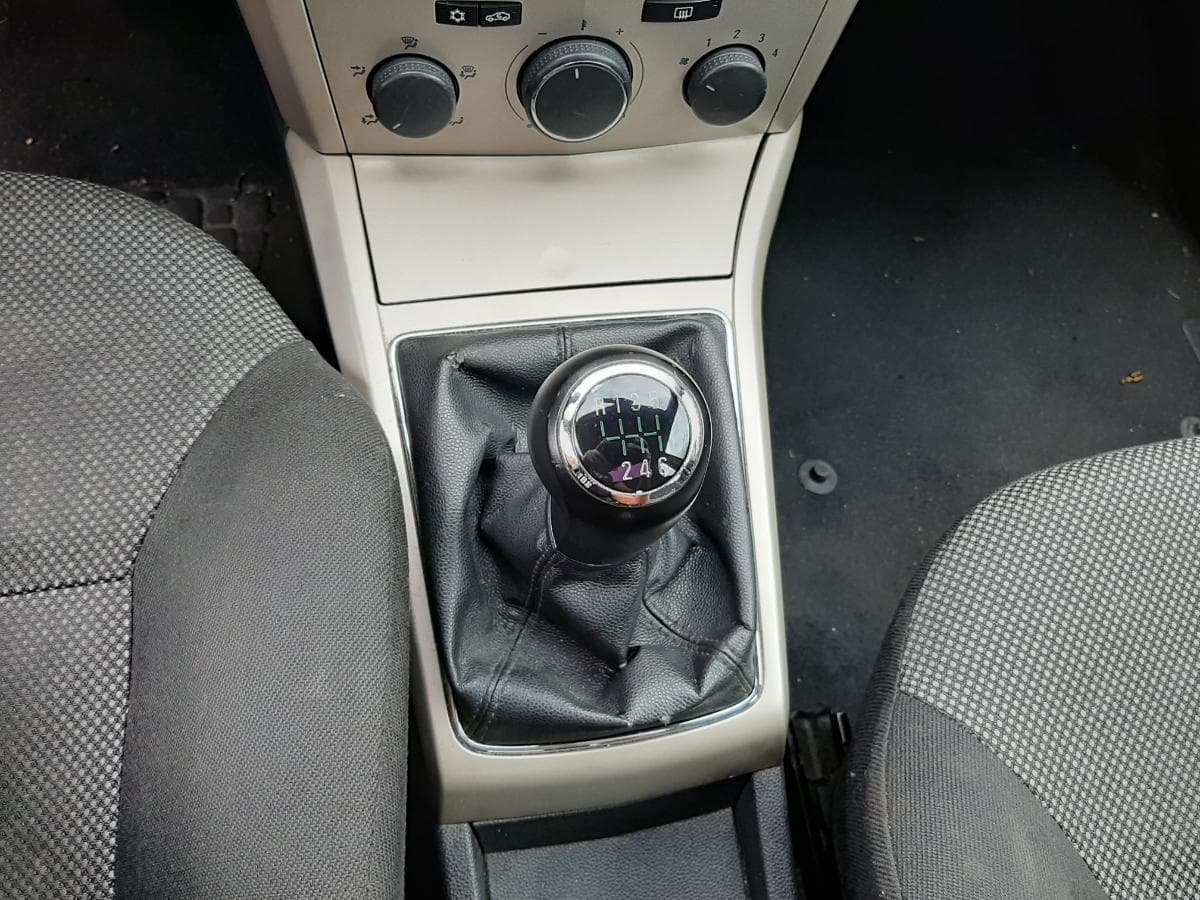 Opel Astra 1.3 CDTI · Ano 2009 — imagen 15