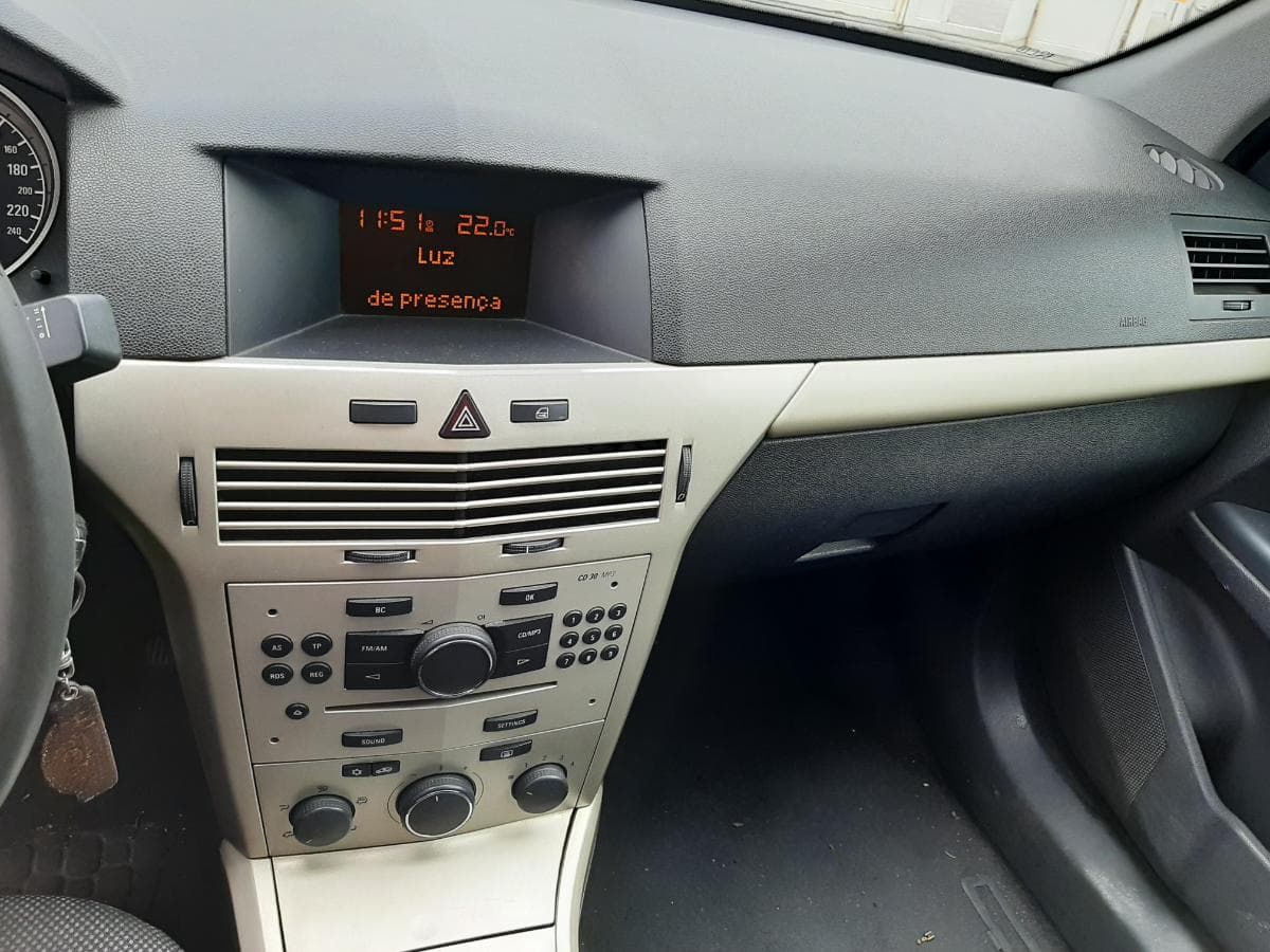 Opel Astra 1.3 CDTI · Ano 2009 — imagen 16