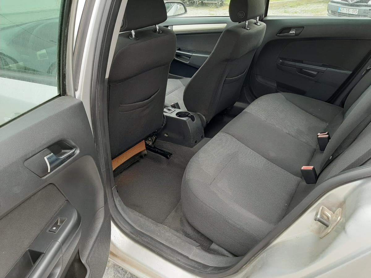 Opel Astra 1.3 CDTI · Ano 2009 — imagen 18