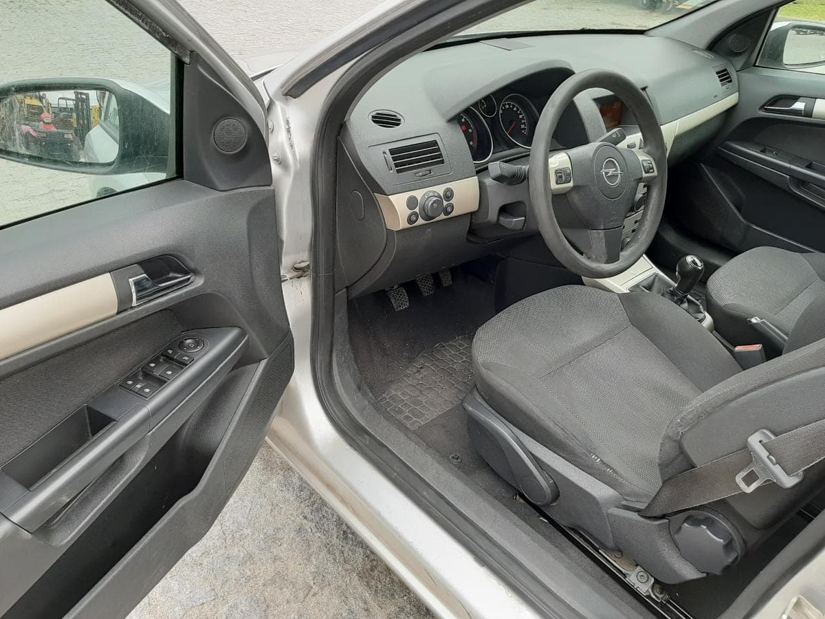 Opel Astra 1.3 CDTI · Ano 2009 — imagen 12