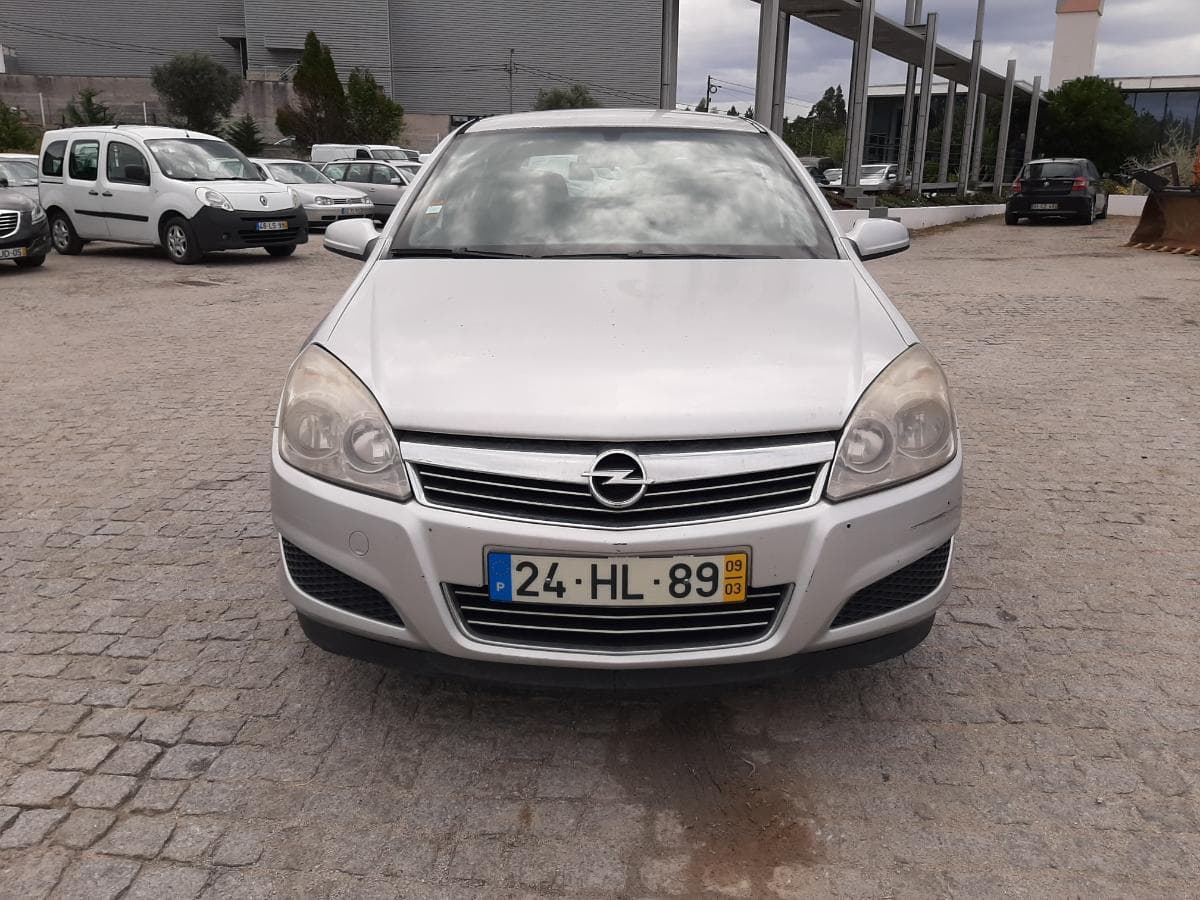 Opel Astra 1.3 CDTI · Ano 2009 — imagen 2