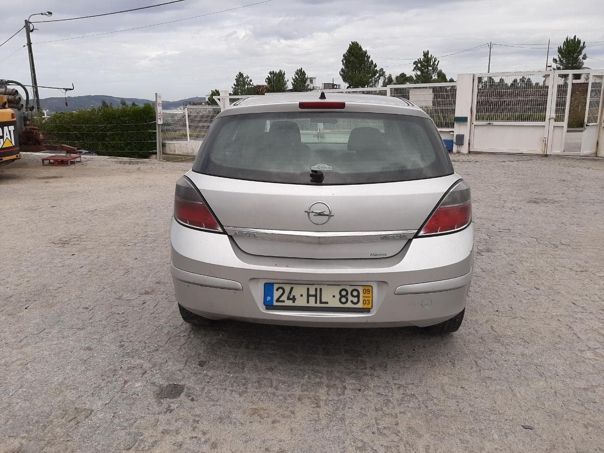Opel Astra 1.3 CDTI · Ano 2009 — imagen 5